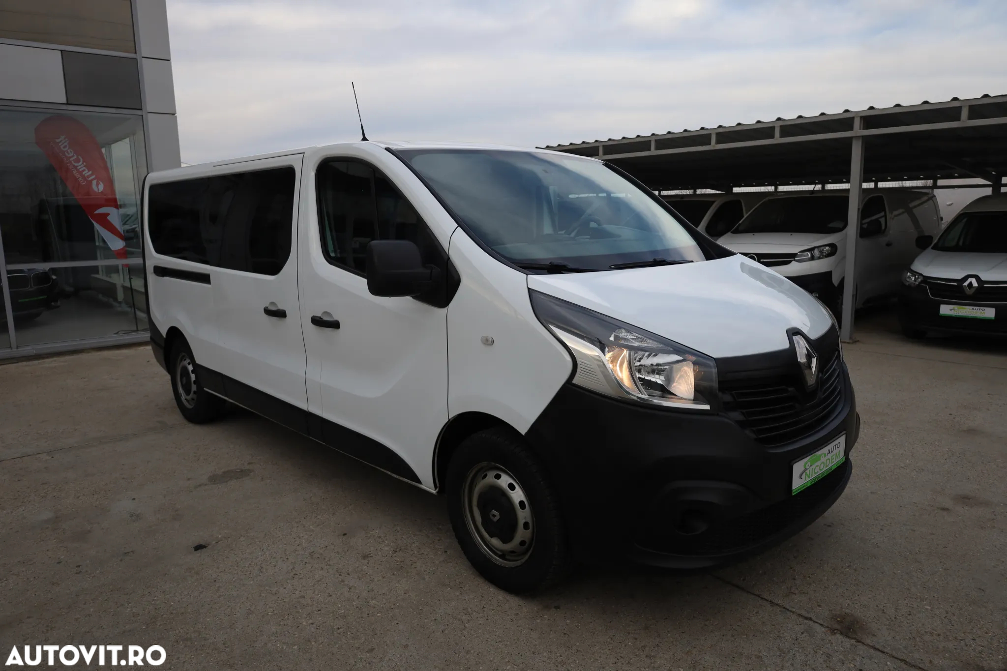 Renault Trafic Combi L2H1 1.6 dCi TT 125 7+1 Expression - 9