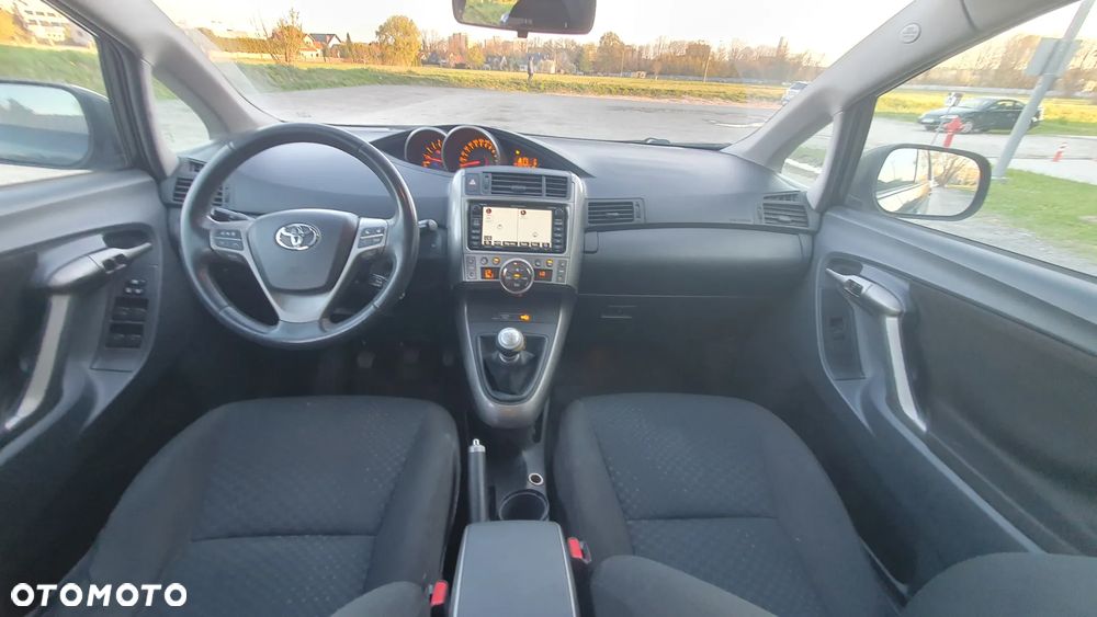 Toyota Verso 2.0 D-4D Executive - 7