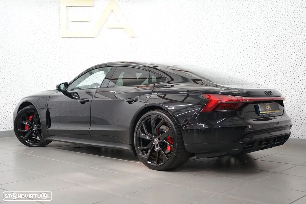 Audi e-tron GT - 4