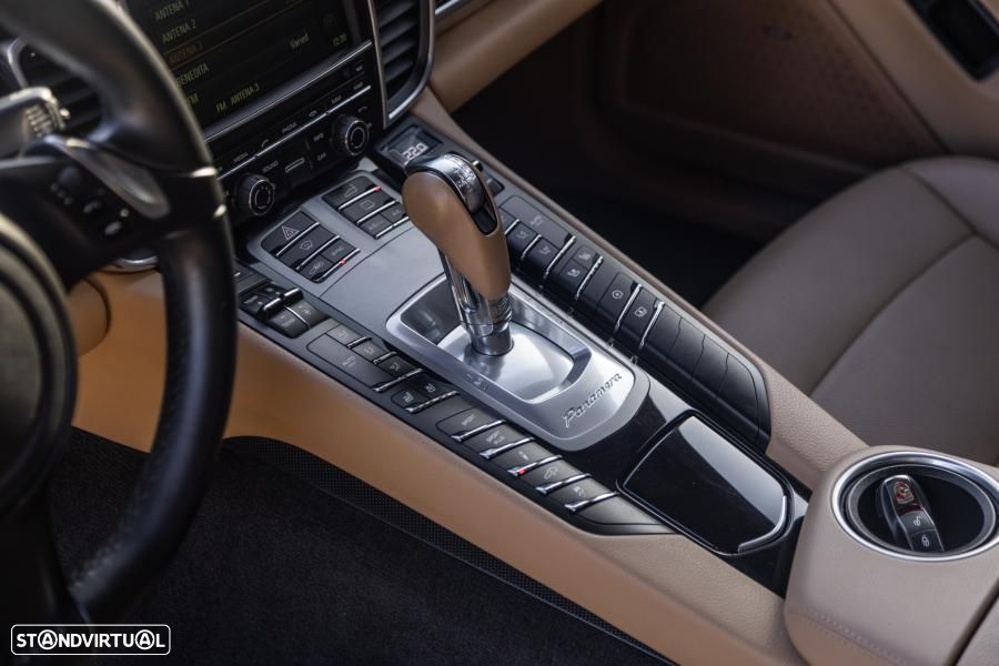 Porsche Panamera 4 Edition PDK - 24