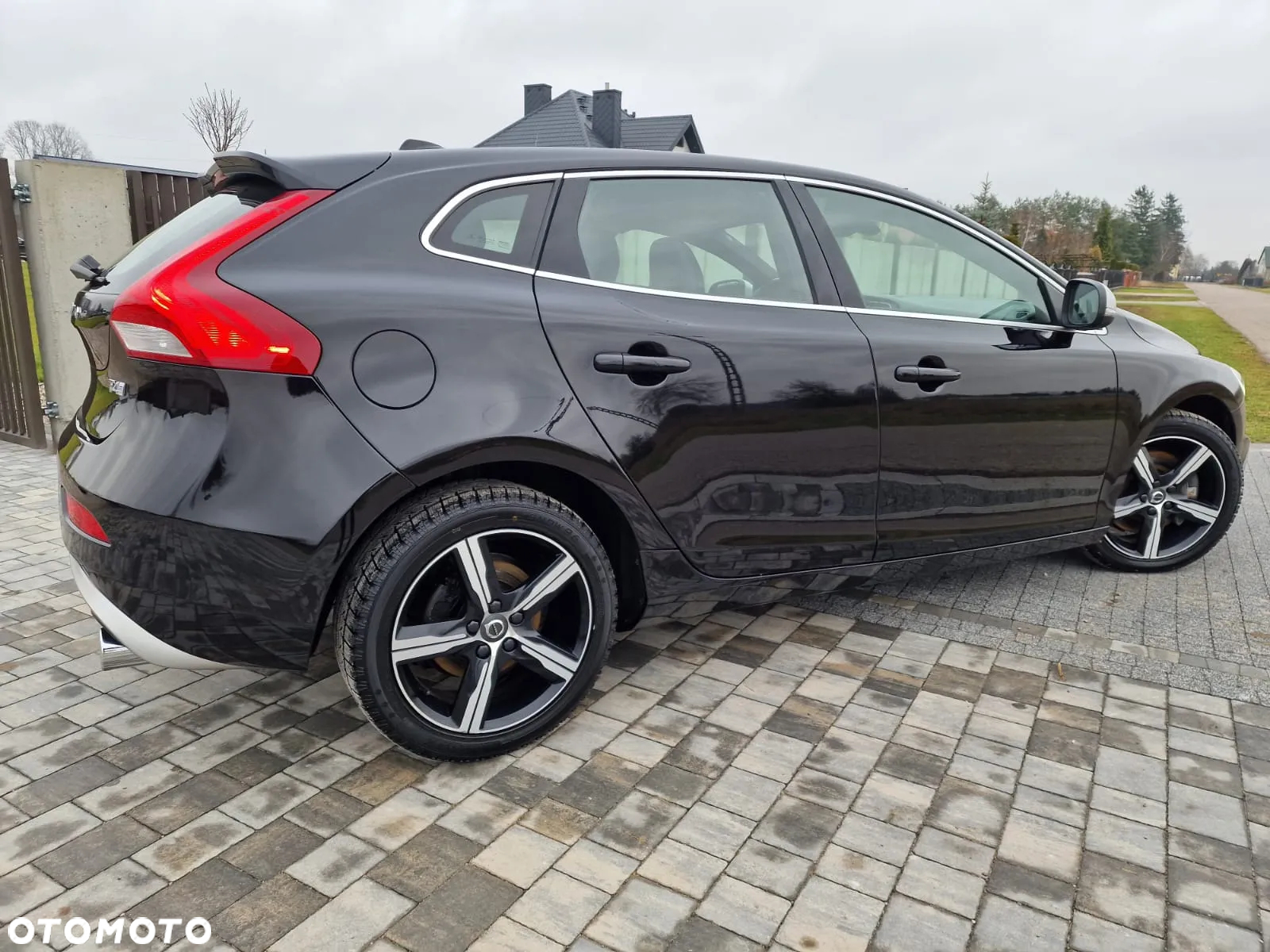 Volvo V40 D3 R Design - 13