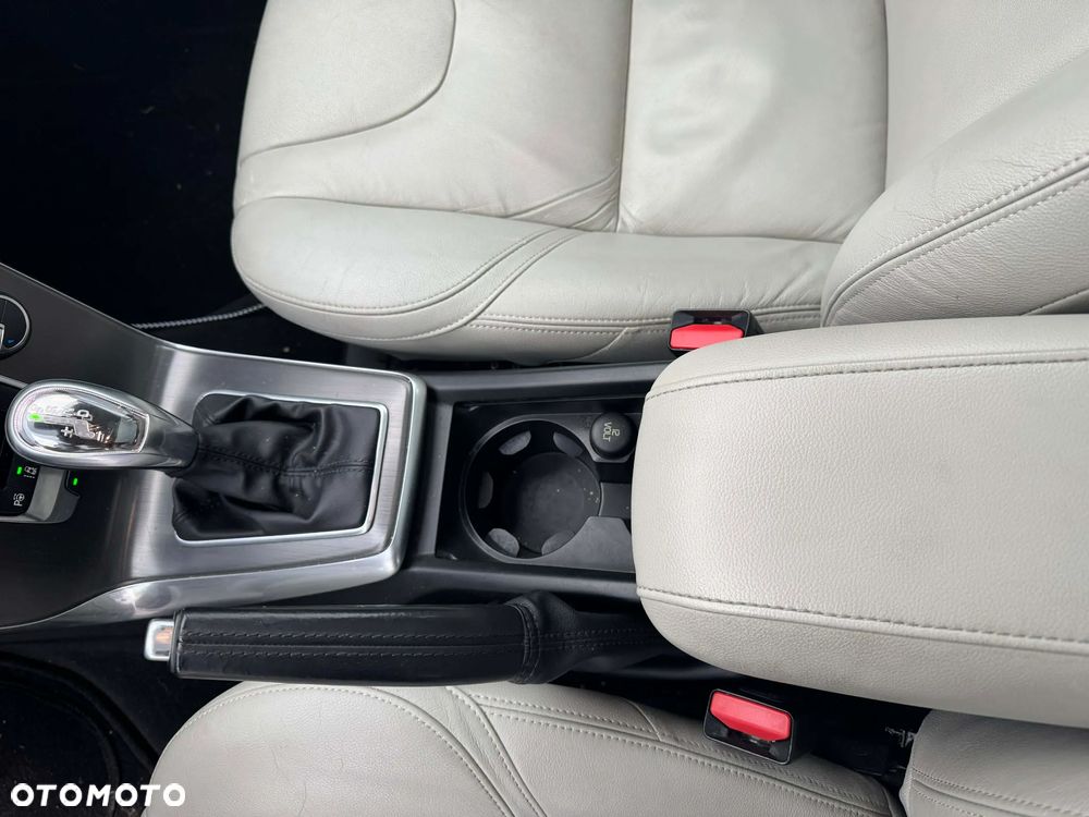 Volvo V40 D3 Ocean Race - 16