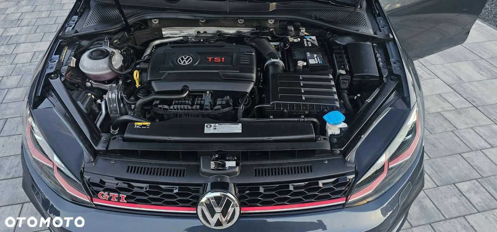Volkswagen Golf GTI 2.0 TSI OPF DSG Performance - 24