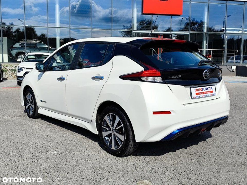 Nissan Leaf - 7