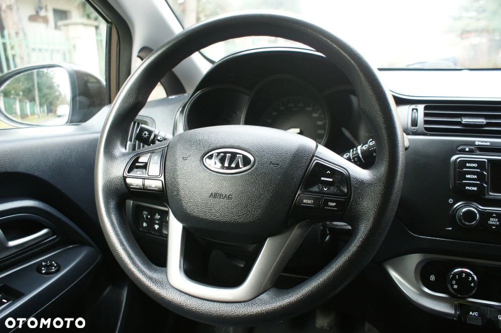 Kia Rio - 6