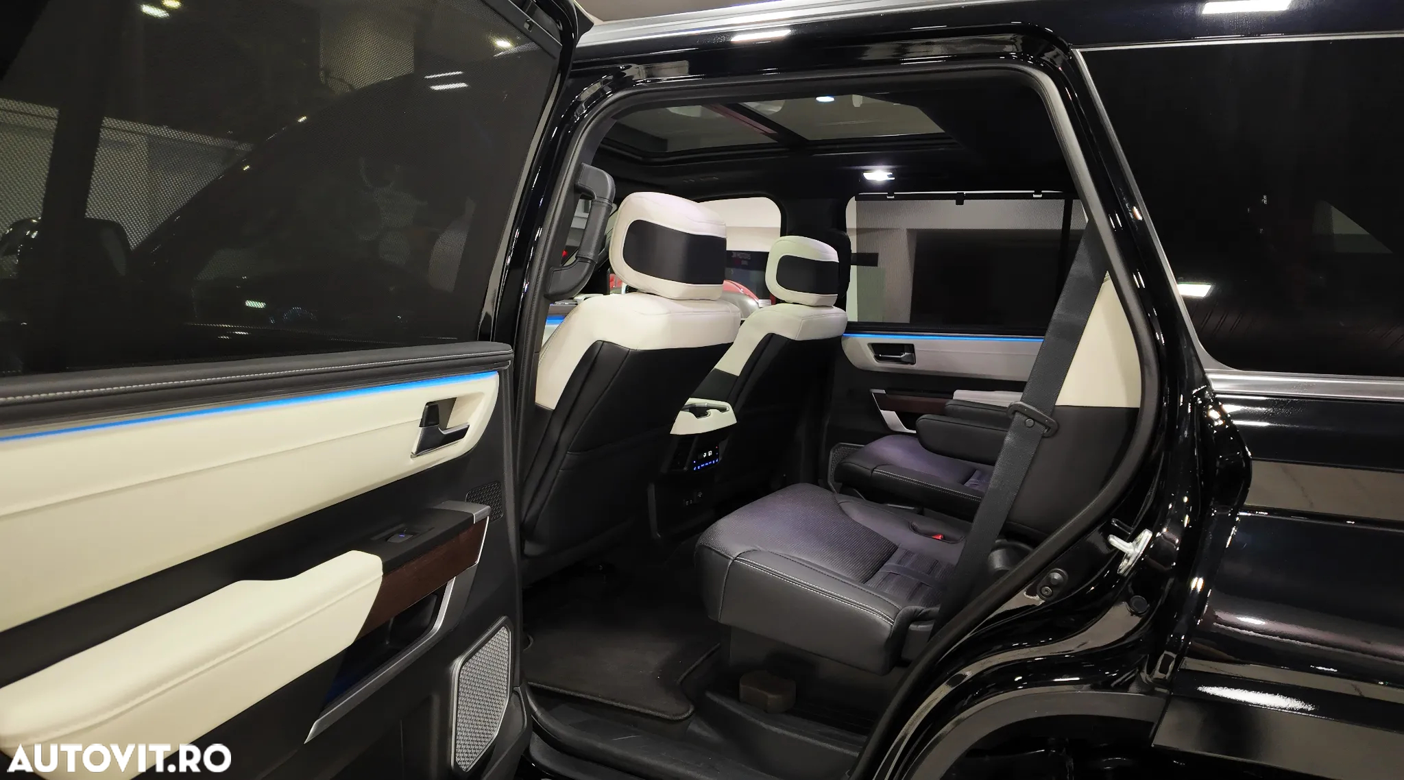 Toyota Sequoia - 35