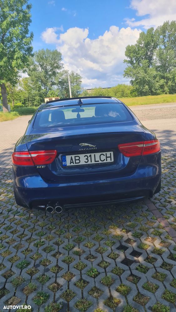 Jaguar XE 2.0 R-Sport - 12