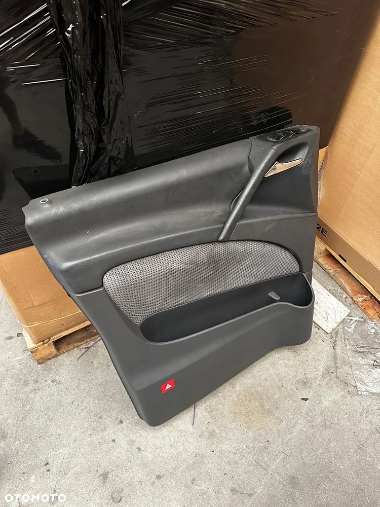 Boczek Tapicerka Lewy Przód Mercedes Vito Viano W639 A6397376171 - 2