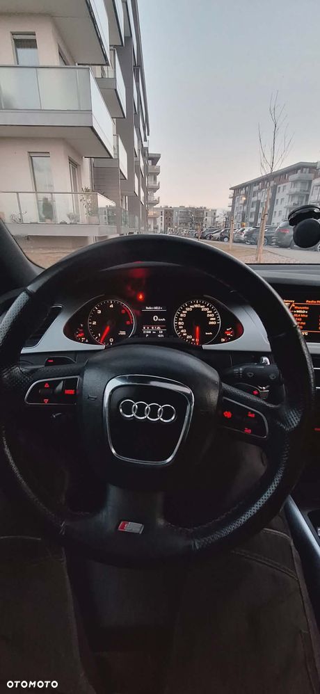 Audi A4 Limousine - 6