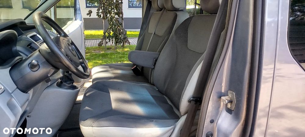Opel Vivaro - 11