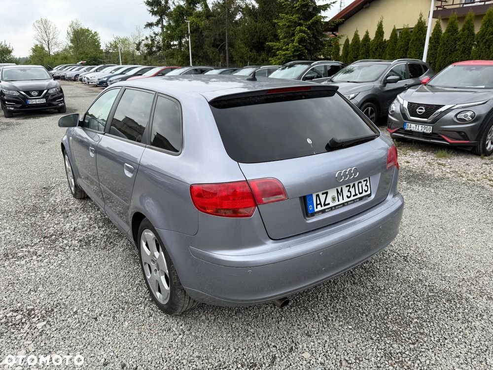 Audi A3 Sportback 1.6 S line Sportpaket plus - 4