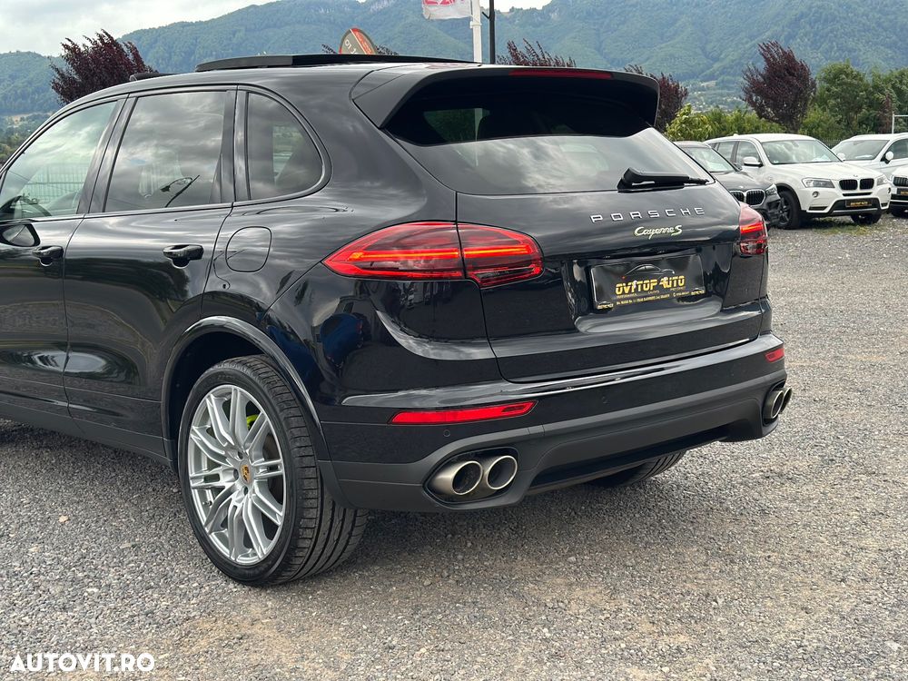 Porsche Cayenne S E-Hybrid Platinum Edition - 33