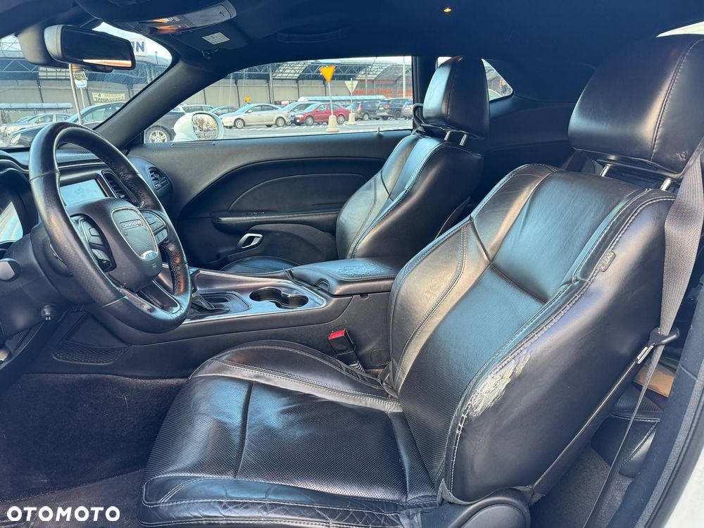 Dodge Challenger - 10