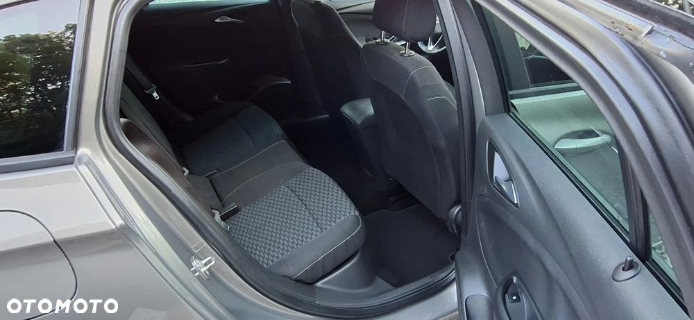 Opel Astra 1.4 Turbo Business - 19