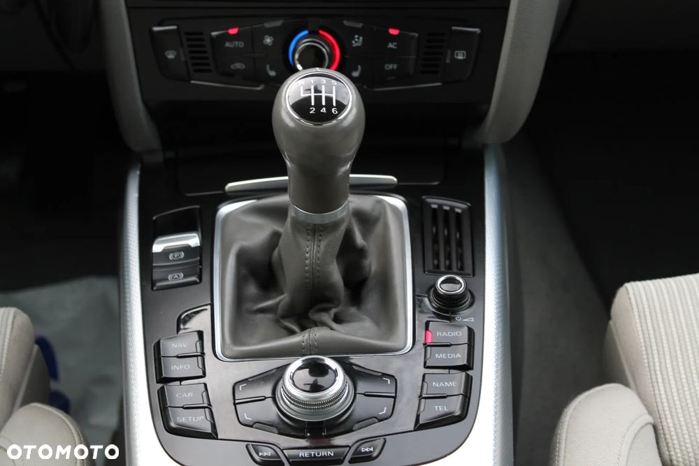 Audi A4 Avant 2.0 TDI Quattro - 32