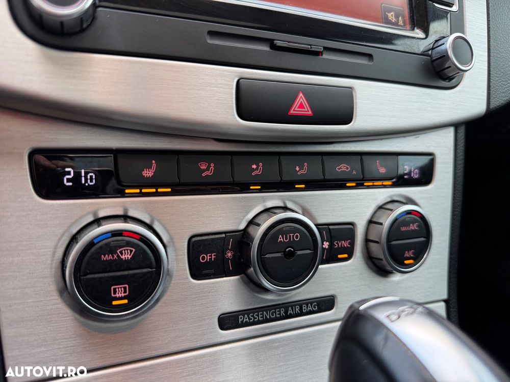 Volkswagen Passat Variant 2.0 TDI DSG BlueMotion Technology R-Line - 29