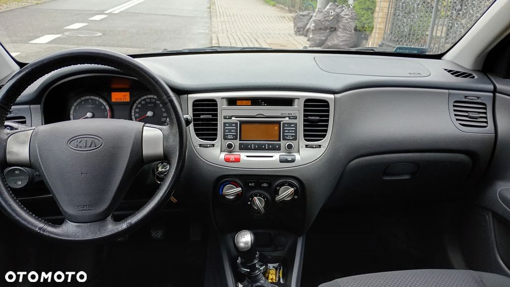 Kia Rio 1.4 Family - 14