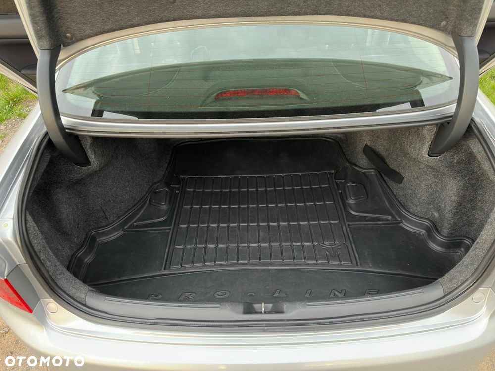 Honda Accord 2.0 Comfort - 33