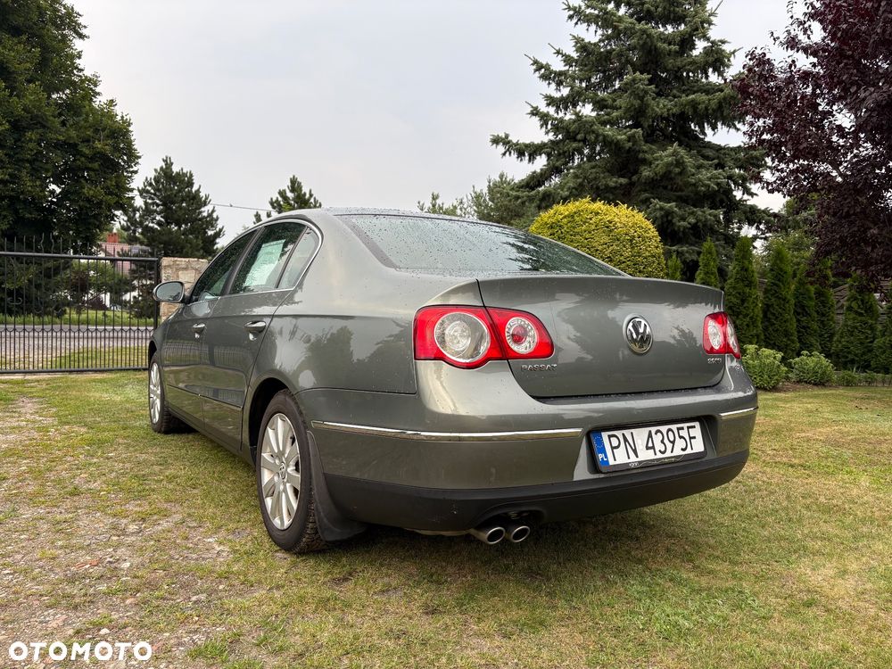 Volkswagen Passat 2.0 FSI Comfortline - 8
