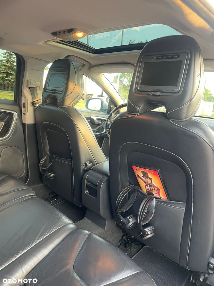 Volvo V60 D5 AWD R-Design Summum - 23