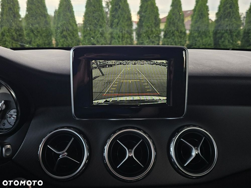 Mercedes-Benz GLA - 20