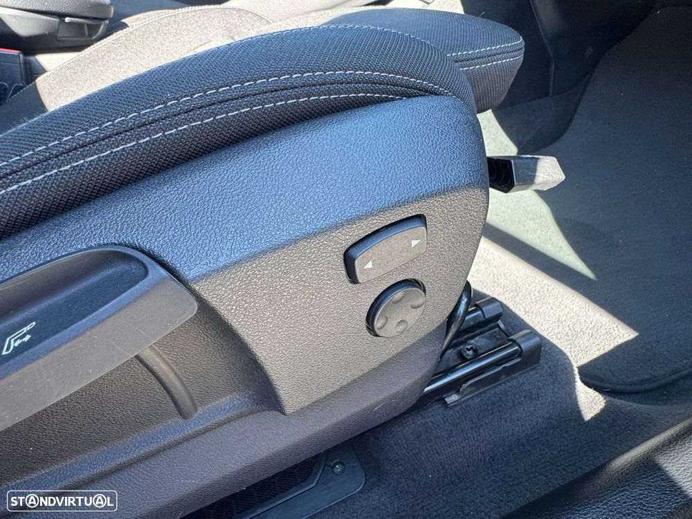 BMW X1 18 d sDrive Line Sport - 14
