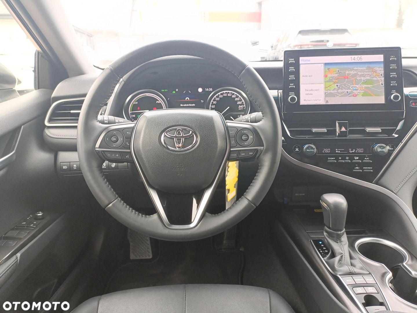 Toyota Camry - 12