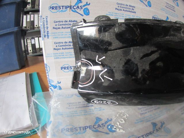 Grelha Friso 4638840231 MERCEDES W463 2002 G400CDI 250CV 5P AZUL FE PAINEL INFERIOR PC FRT DANIFICADO - 2