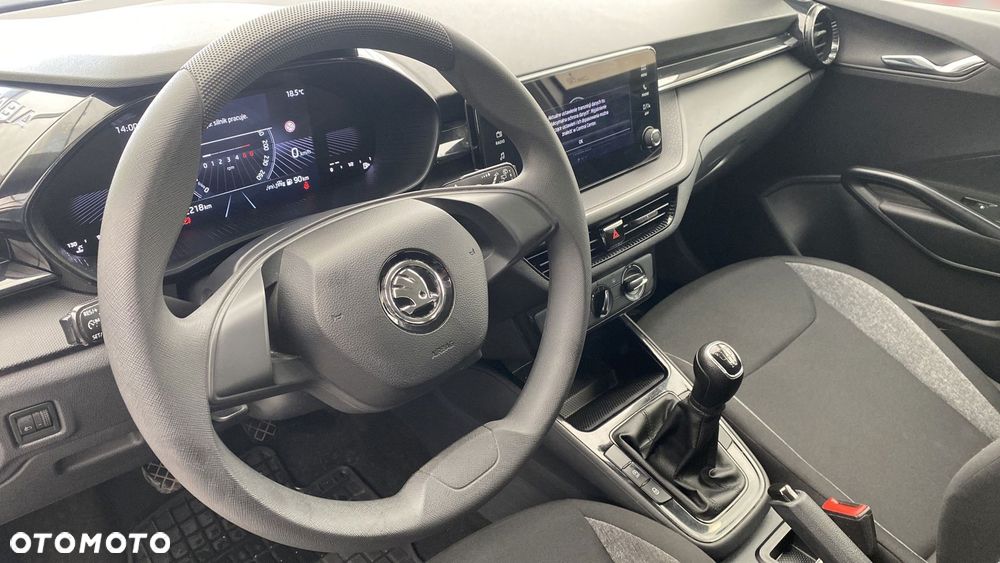 Skoda Fabia 1.0 Essence - 13