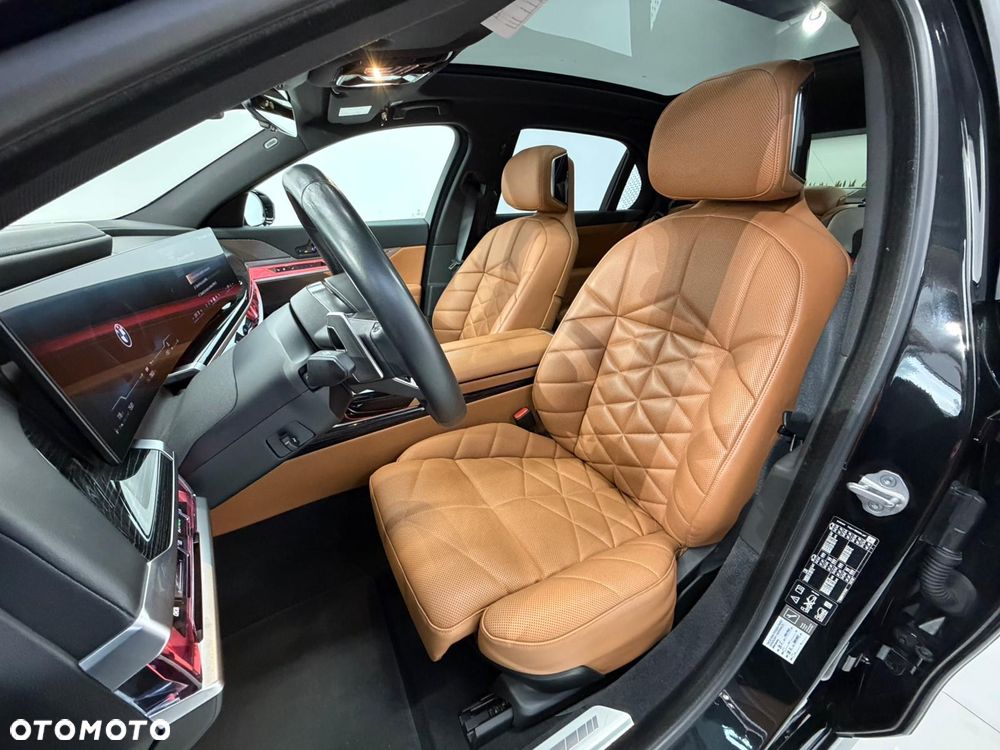 BMW Seria 7 - 11