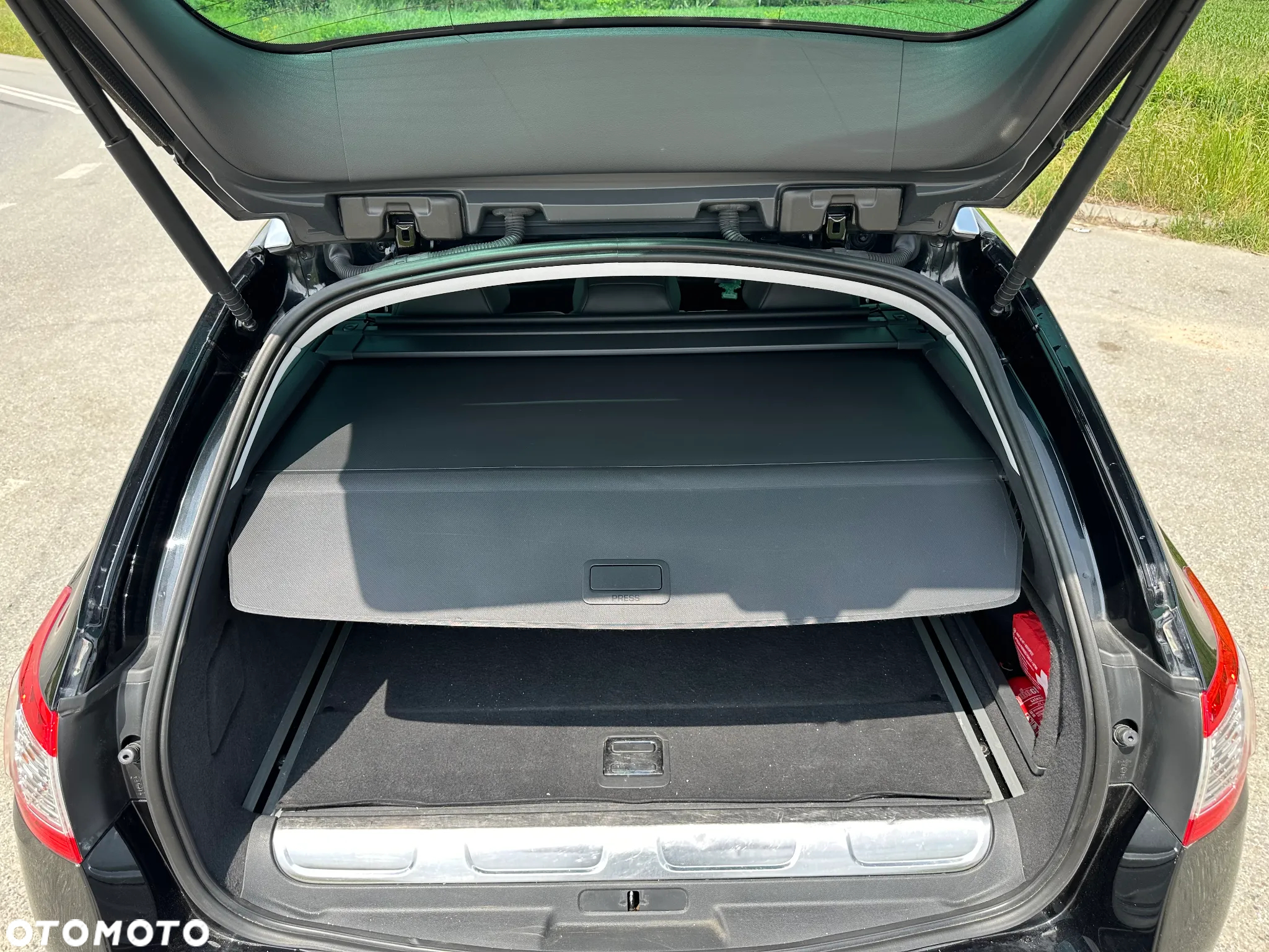 Peugeot 508 RXH 2.0 HDi HYbrid4 - 11