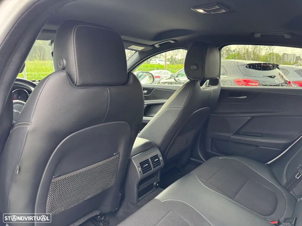 Jaguar XE 20d Aut. R-Sport - 30