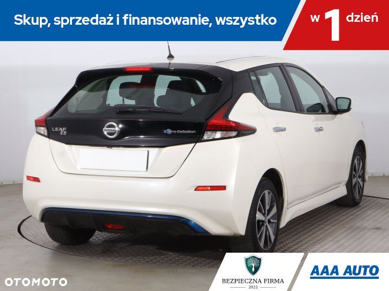 Nissan Leaf - 7