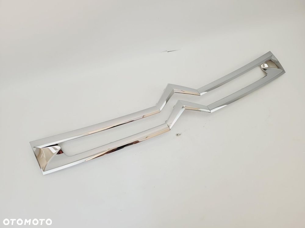 EMBLEMAT CHROM ATRAPY CITROEN BERLINGO III 2008-2012 - 2