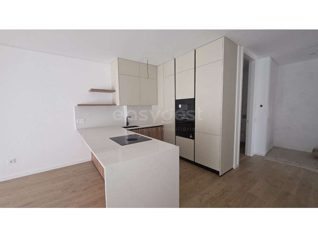 Amplo T3 com 116m² no Centro da Lourinhã - Luz, Espaço e Exclusividade - Grande imagem: 4/23