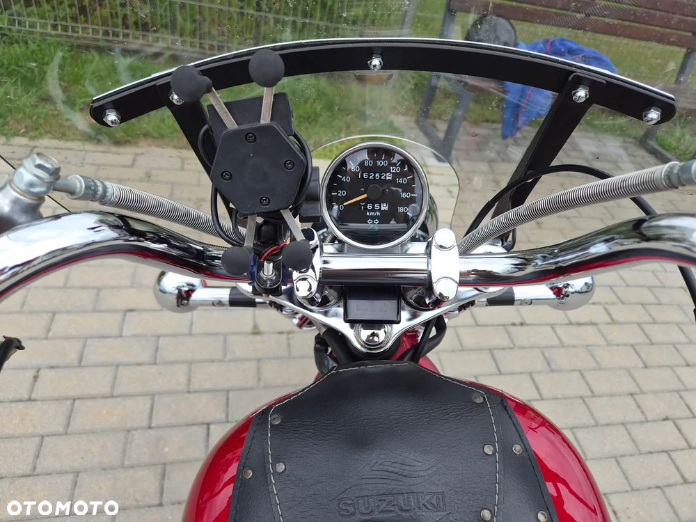 Suzuki Intruder - 14