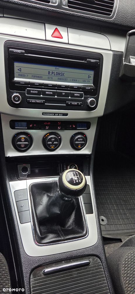 Volkswagen Passat 2.0 TDI Comfortline - 15