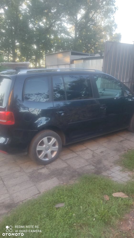Volkswagen Touran 1.6 TDI DPF BlueMot Comfortline - 2