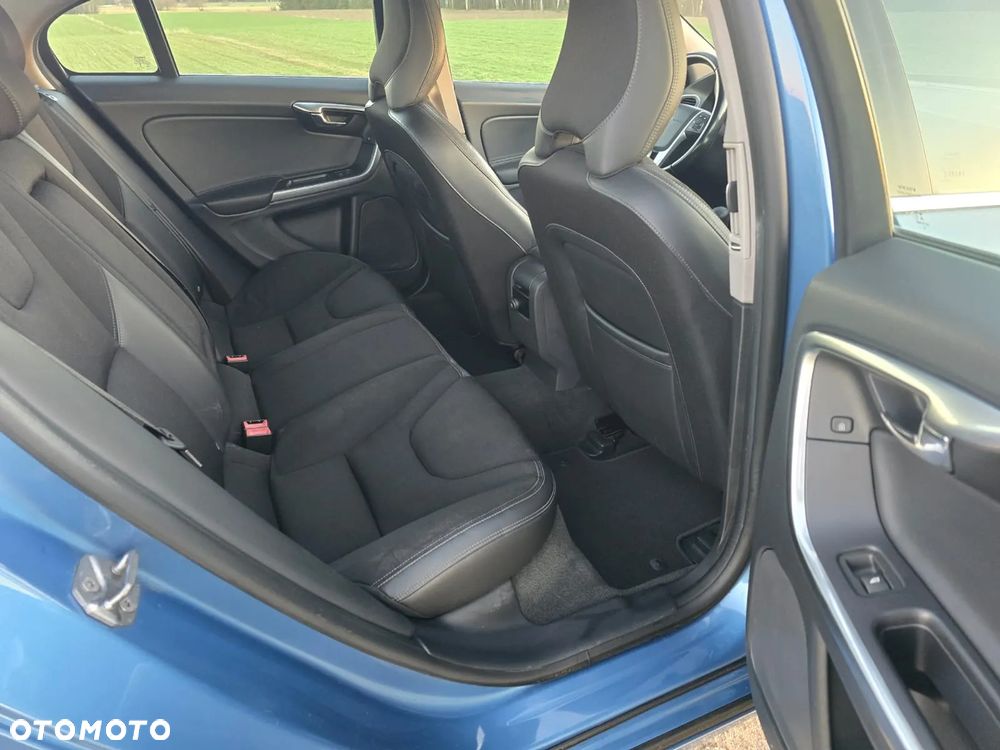 Volvo S60 D3 Momentum - 10