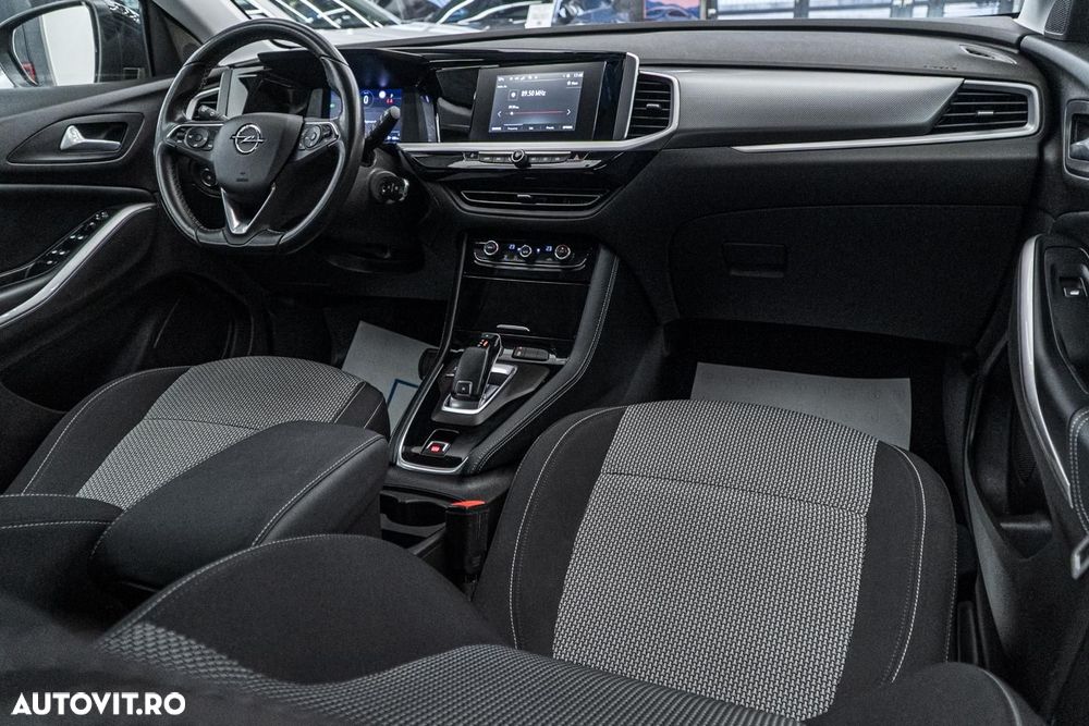 Opel Grandland X 1.2 Turbo START/STOP AT8 Business Edition - 3