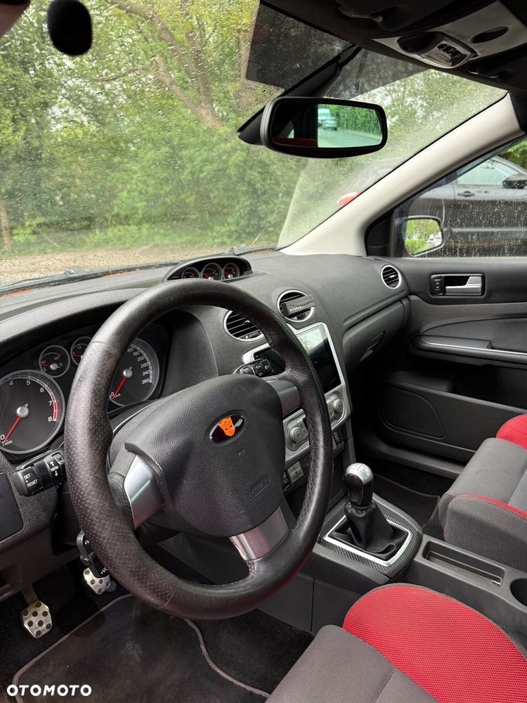 Ford Focus ST - 12