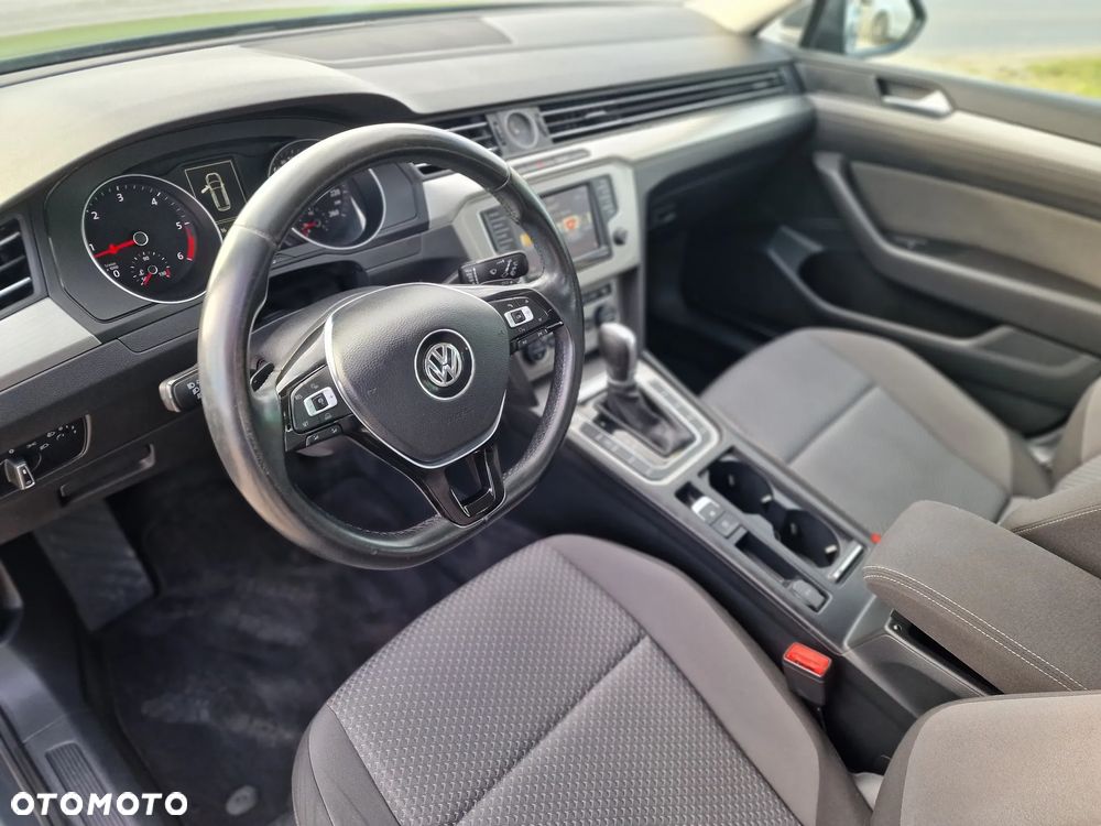 Volkswagen Passat Variant ver-variant-1-6-tdi-bluemotion-technology-dsg-comfortline - 20
