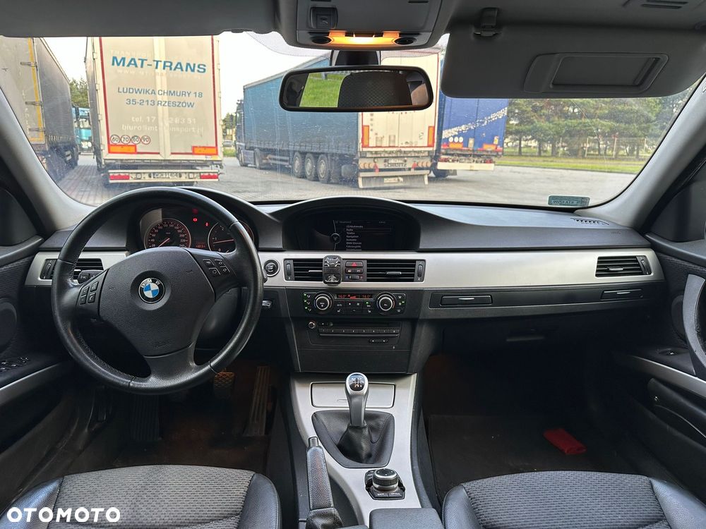 BMW Seria 3 330d - 16