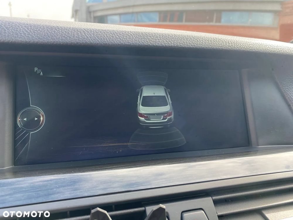 BMW Seria 5 535i Luxury Line - 33