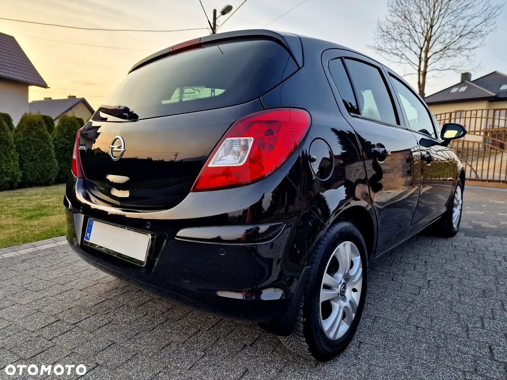 Opel Corsa 1.2 16V Cosmo - 8