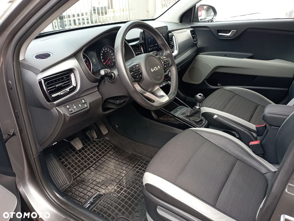Kia Stonic 1.2 L - 7