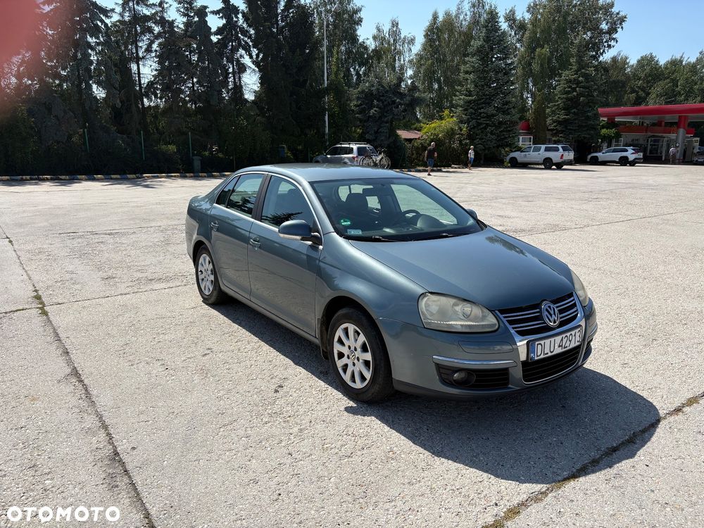Volkswagen Jetta 1.9 TDI Comfortline - 2
