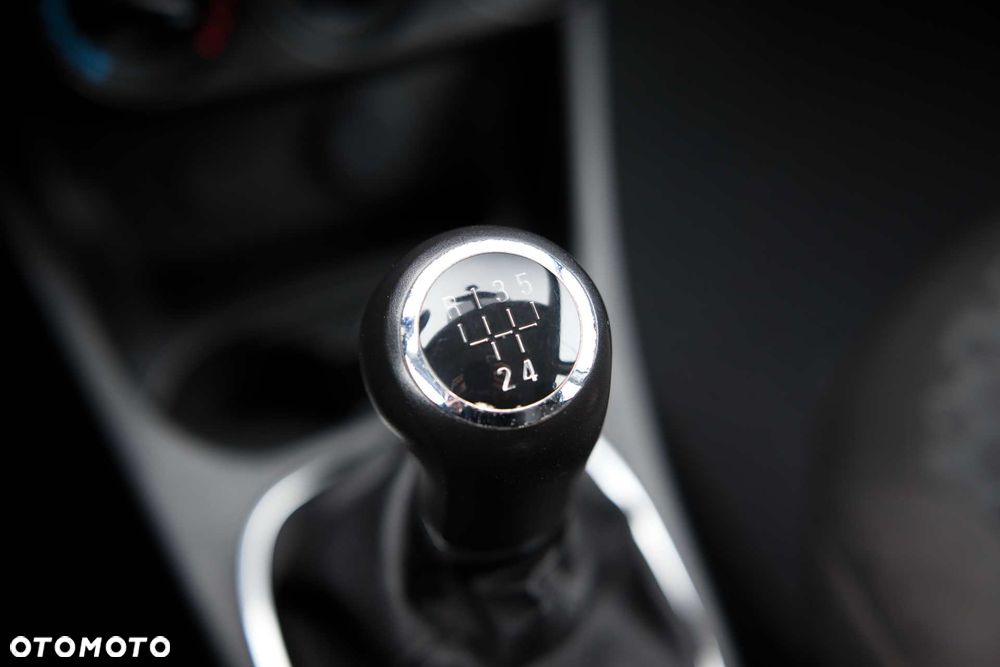 Opel Corsa 1.4 Enjoy - 24