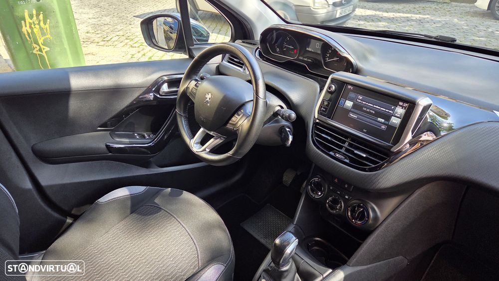 Peugeot 208 1.2 PureTech Style - 11