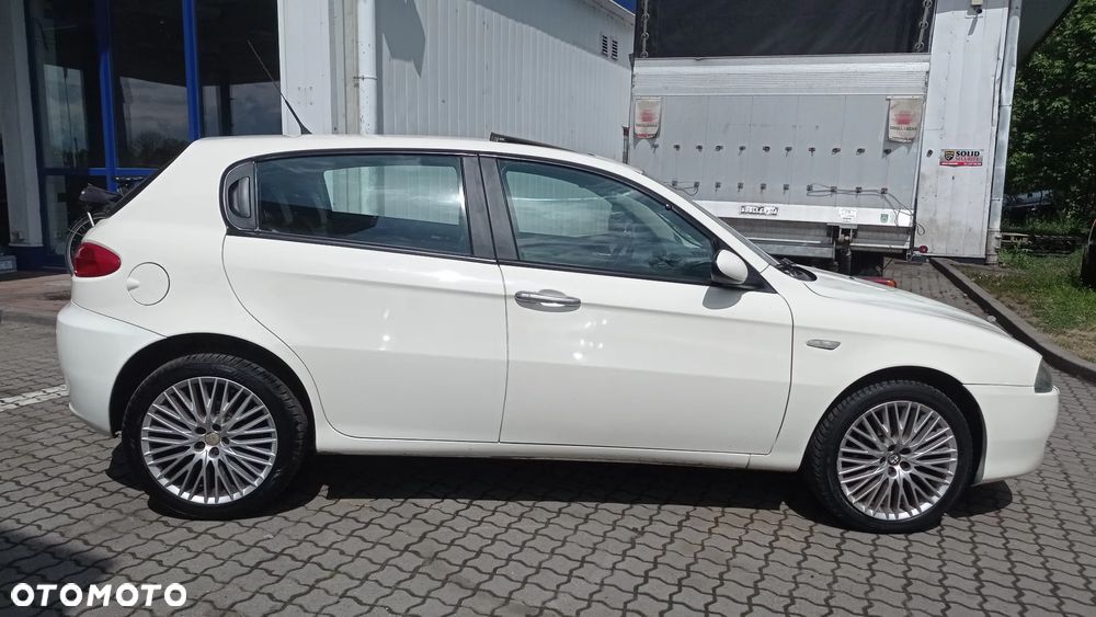 Alfa Romeo 147 1.6 Twin Spark AMICA - 6